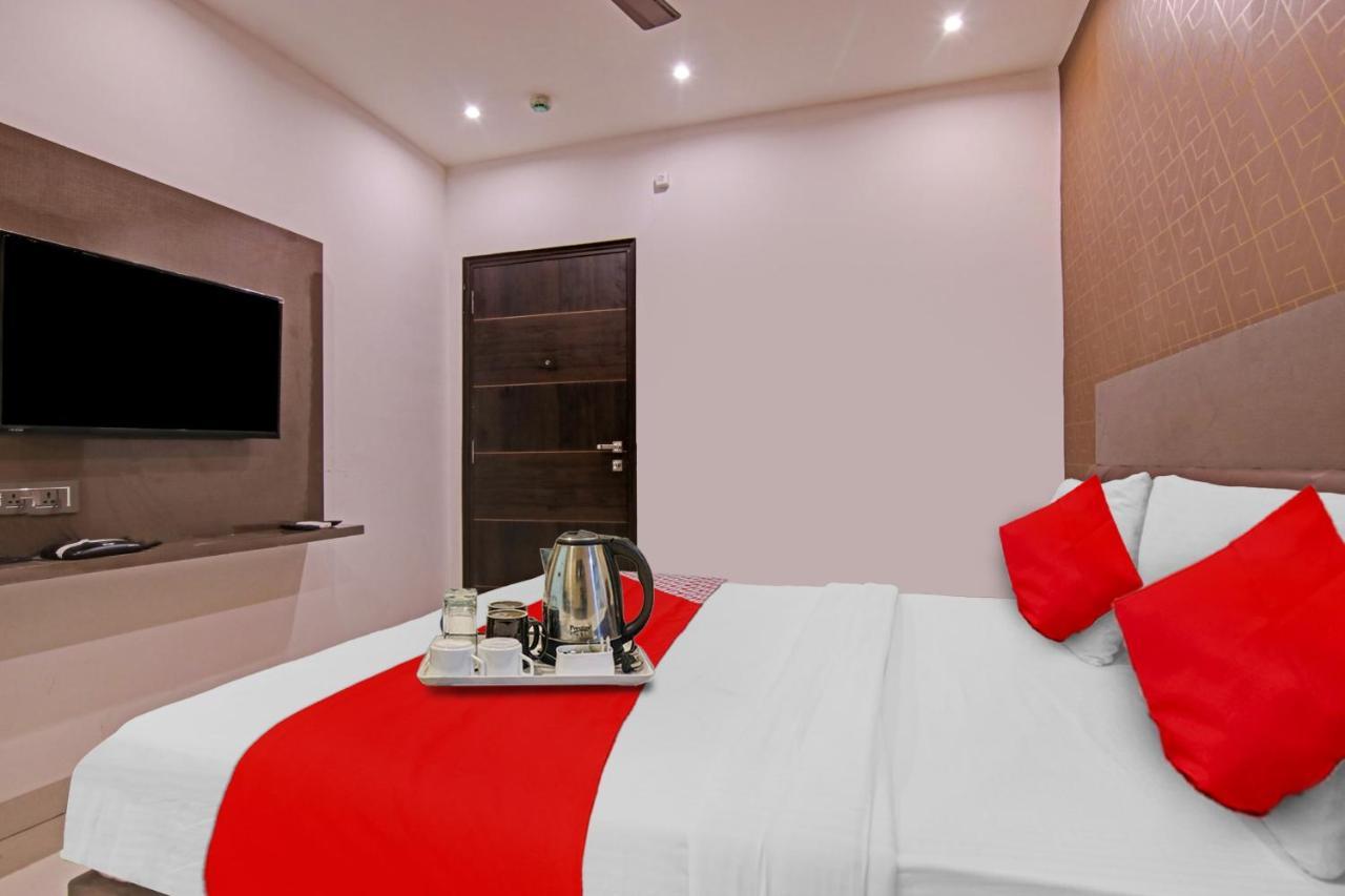 Hotel 19 West New Delhi Bagian luar foto