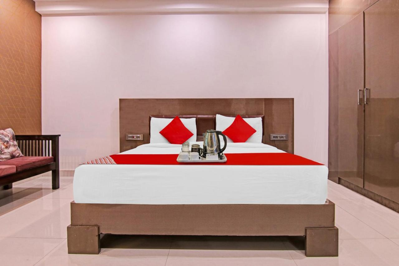 Hotel 19 West New Delhi Bagian luar foto