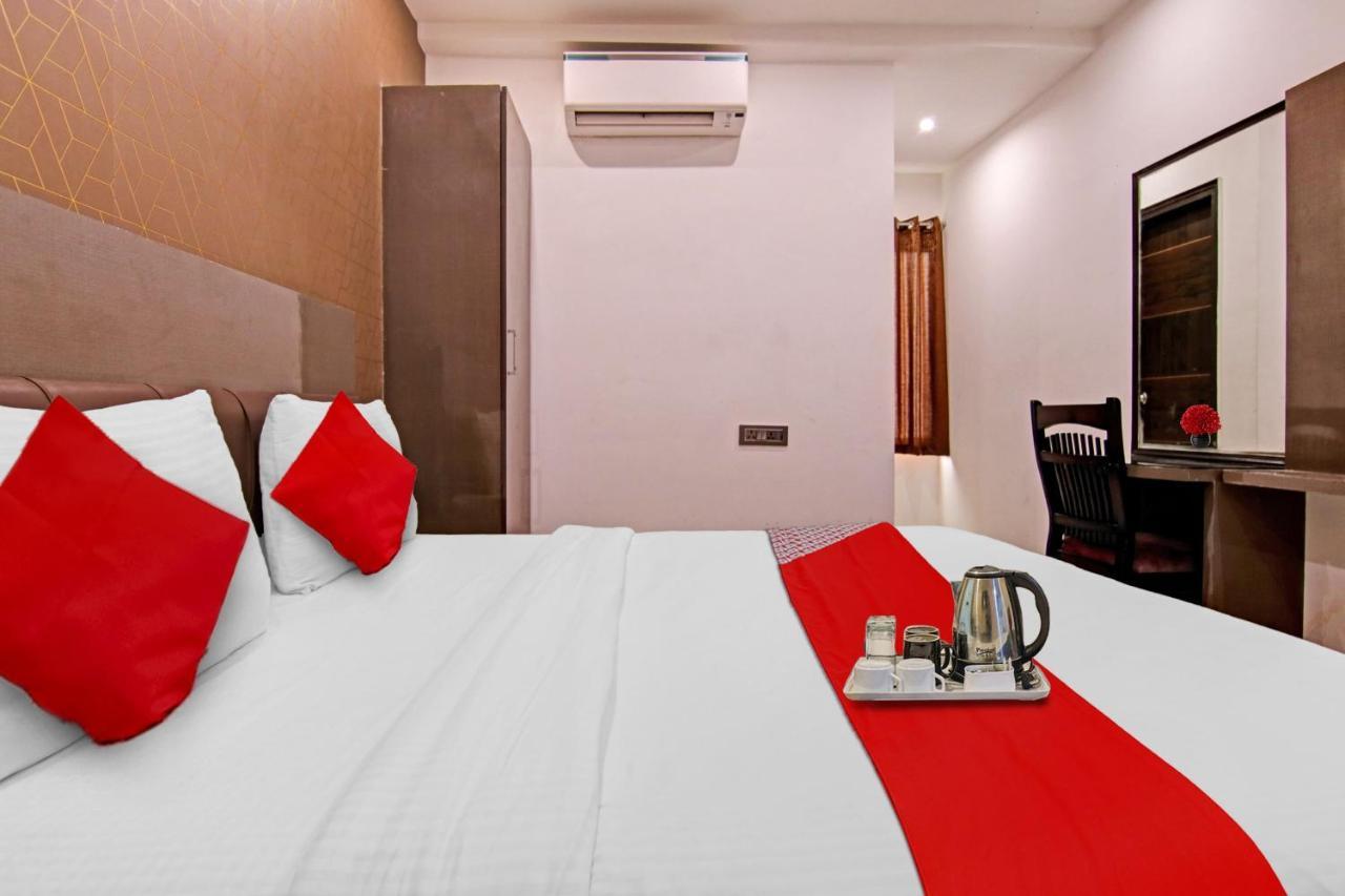 Hotel 19 West New Delhi Bagian luar foto