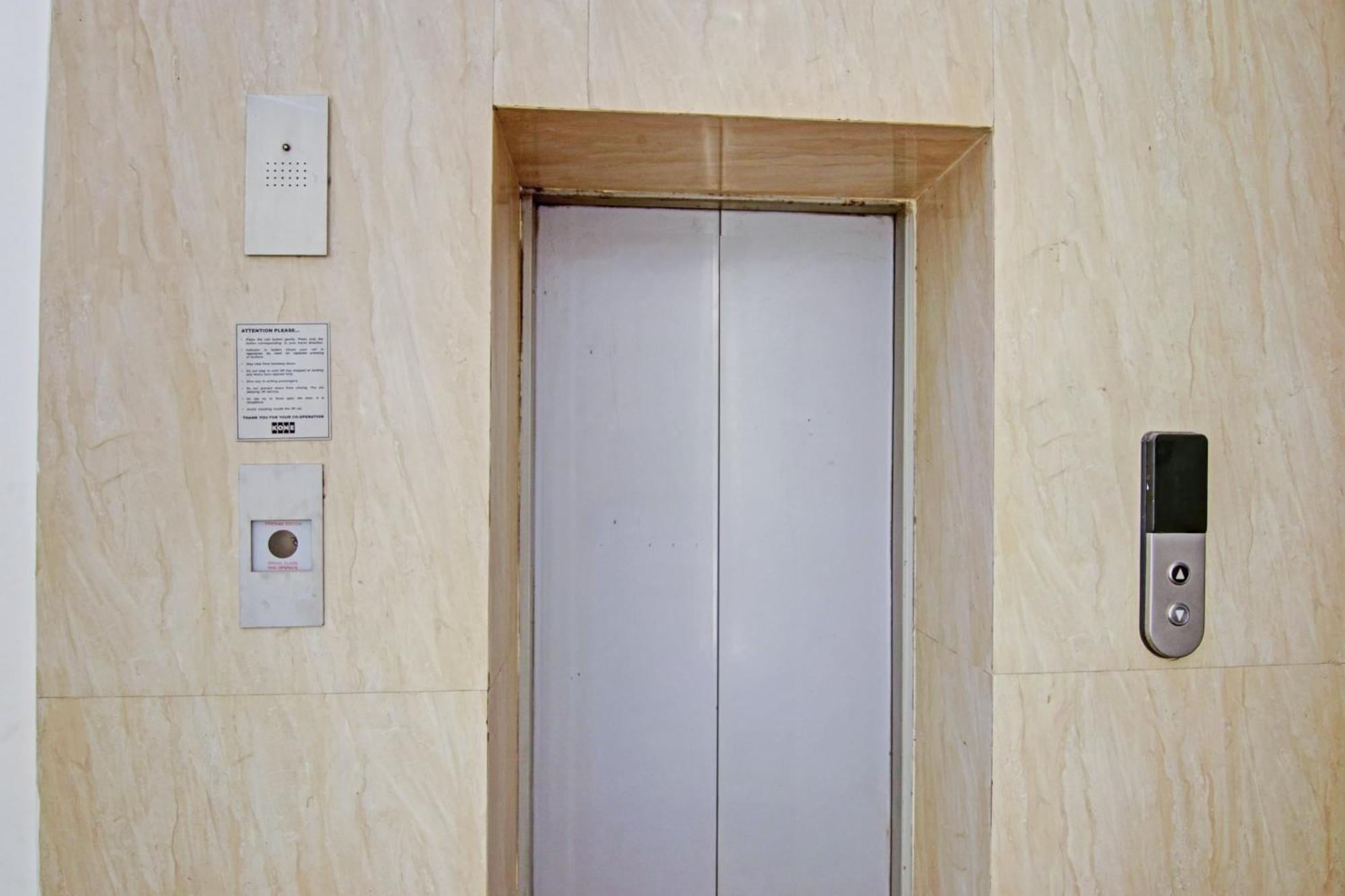 Hotel 19 West New Delhi Bagian luar foto
